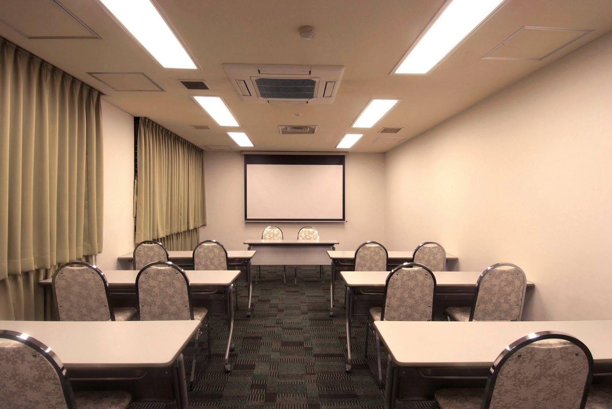 Sendai Business Hotel Ekimae Buitenkant foto